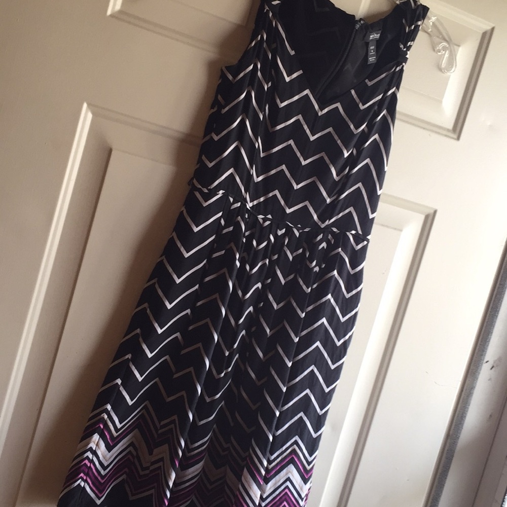 Sale Only🌸WH/BM DRESS - Picture 2 of 5